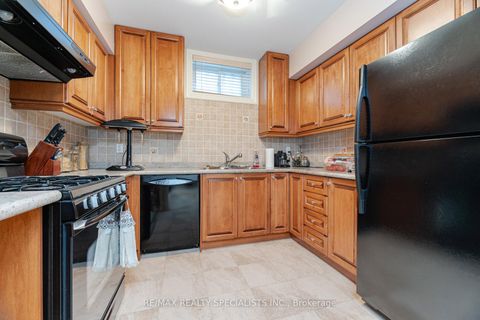 Photo 36 at 23 Maryvale Crescent, South Richvale, Richmond Hill