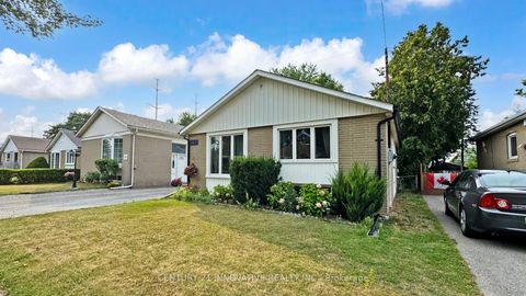 Photo 2 at 140 Benleigh Drive, Woburn, Toronto