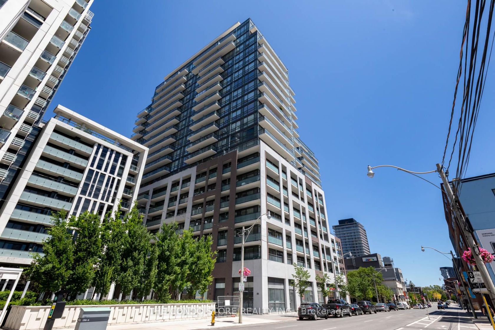 2006 - 460 Adelaide Street E, Moss Park, Toronto by Loree Meneguzzi Real Estate 2006 - 460 Adelaide Street E, Moss Park, Toronto