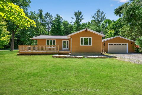 Photo 1 at 135 Big Bay Point Road, Rural Innisfil, Innisfil