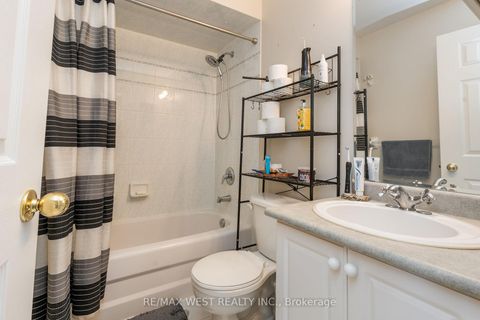 Photo 20 at 125 Colle Melito Way, Sonoma Heights, Vaughan