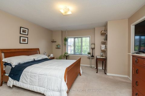Photo 21 at 125 Colle Melito Way, Sonoma Heights, Vaughan