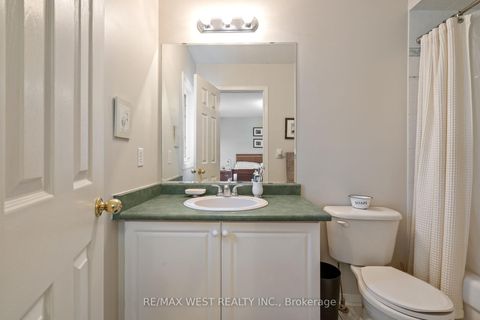 Photo 25 at 125 Colle Melito Way, Sonoma Heights, Vaughan