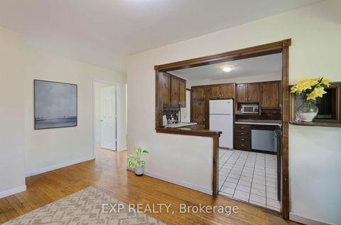 Photo 5 at 2 Roslyn Road, Wellington, Barrie