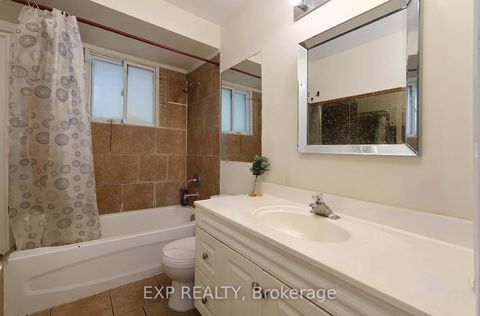Photo 15 at 2 Roslyn Road, Wellington, Barrie