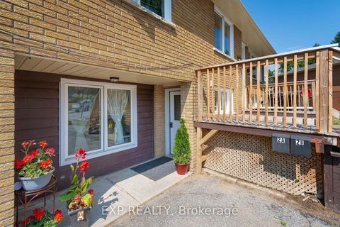 Photo 16 at 2 Roslyn Road, Wellington, Barrie Photo 16 at 2 Roslyn Road, Wellington, Barrie