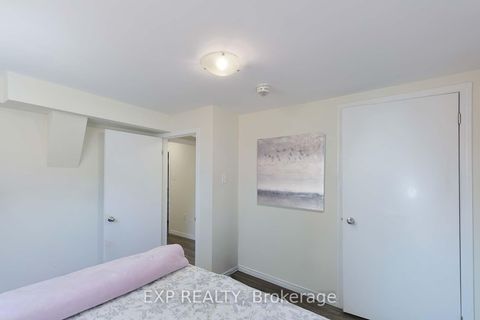 Photo 26 at 2 Roslyn Road, Wellington, Barrie