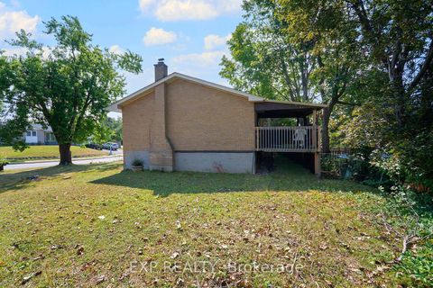 Photo 33 at 2 Roslyn Road, Wellington, Barrie