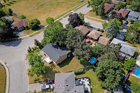 Photo 34 at 2 Roslyn Road, Wellington, Barrie Photo 34 at 2 Roslyn Road, Wellington, Barrie