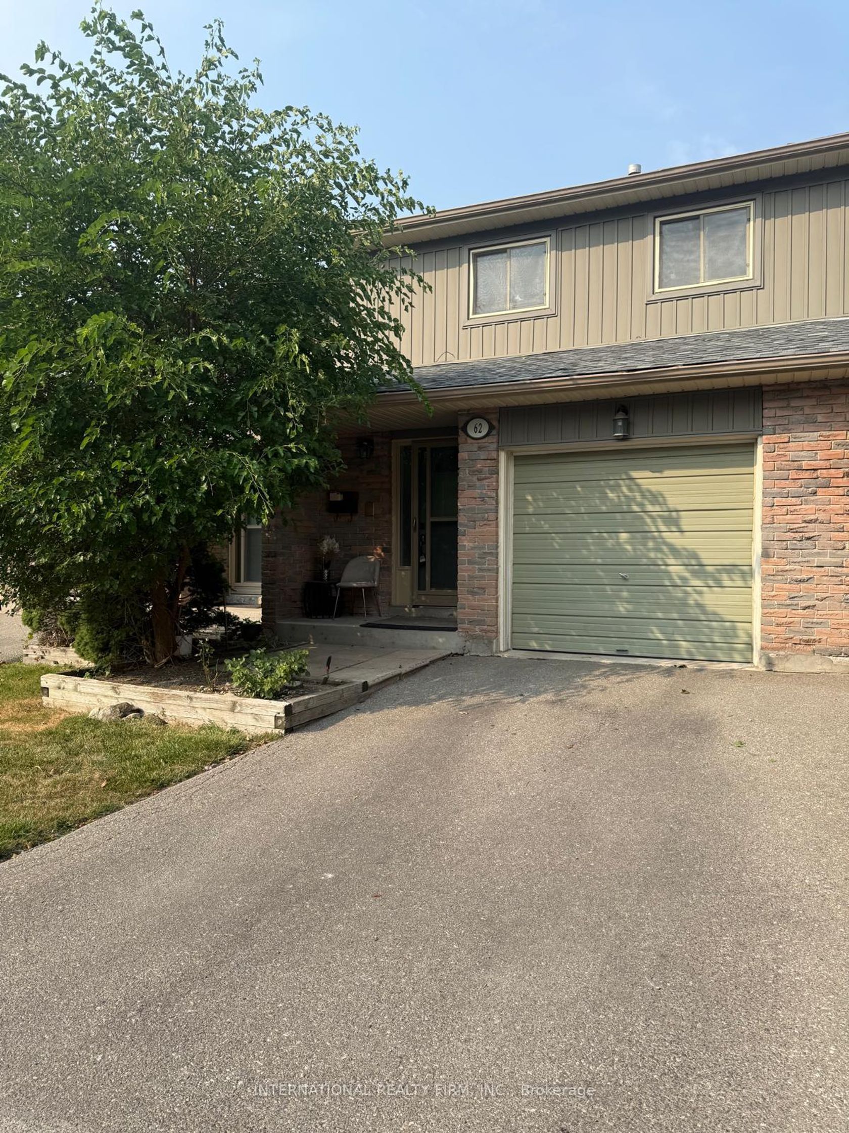62 - 60 Hanson Road, Fairview, Mississauga by Loree Meneguzzi Real Estate 62 - 60 Hanson Road, Fairview, Mississauga
