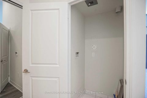 Photo 11 at Th4 - 39 Annie Craig Drive, Mimico, Toronto