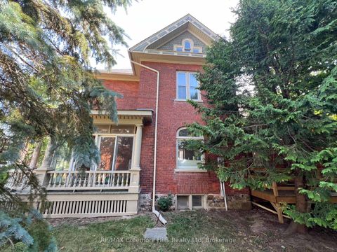 Photo 2 at 3 Wellington Street E, Creemore, Clearview Photo 2 at 3 Wellington Street E, Creemore, Clearview