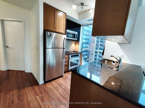Photo 7 at 520 - 98 Lillian Street, Mount Pleasant West, Toronto
