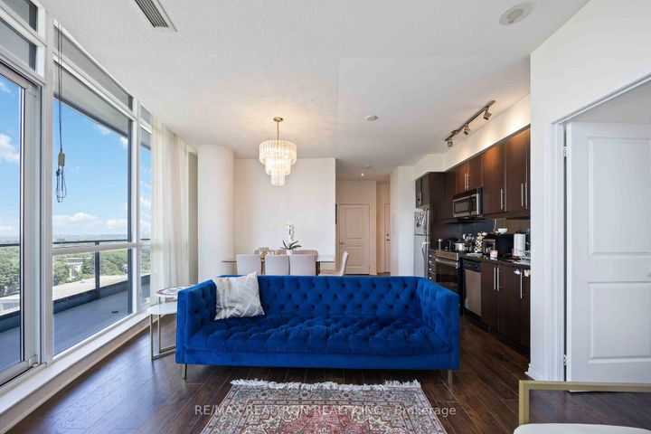 Photo 5 at 729 - 2885 Bayview Avenue, Bayview Village, Toronto