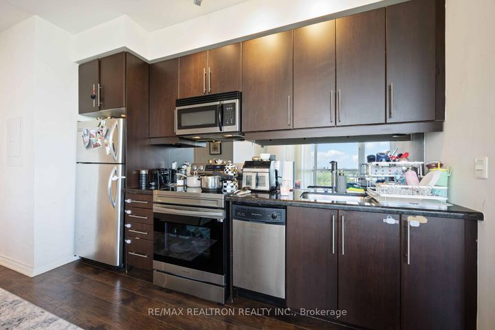 Photo 9 at 729 - 2885 Bayview Avenue, Bayview Village, Toronto