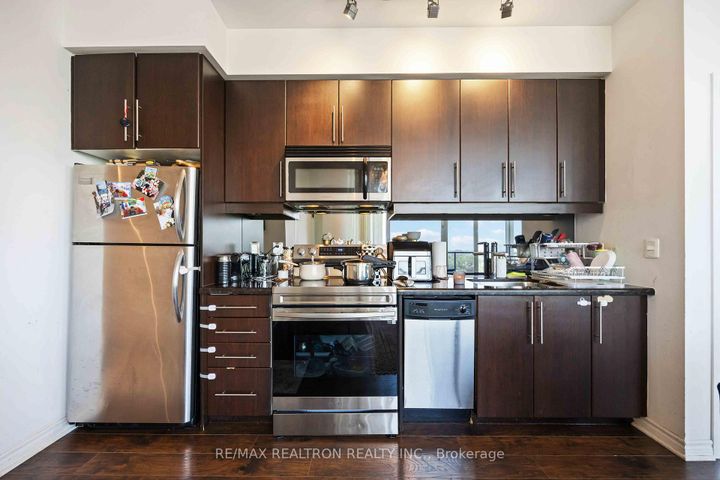 Photo 10 at 729 - 2885 Bayview Avenue, Bayview Village, Toronto