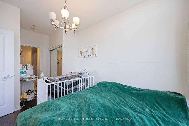 Photo 14 at 729 - 2885 Bayview Avenue, Bayview Village, Toronto