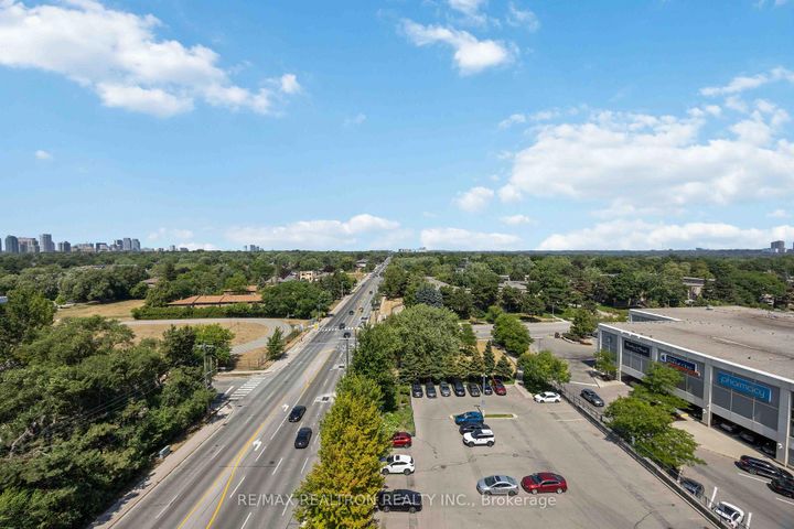 Photo 26 at 729 - 2885 Bayview Avenue, Bayview Village, Toronto