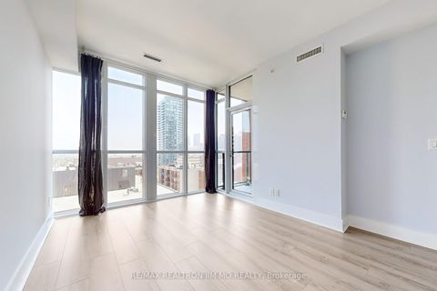 Photo 2 at 1706 - 32 Davenport Road, Annex, Toronto