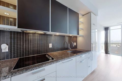 Photo 12 at 1706 - 32 Davenport Road, Annex, Toronto