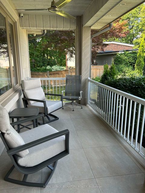 Photo 2 at 15 Sulkara Court, Victoria Village, Toronto