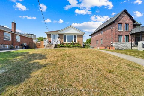 Photo 1 at 50 Datchet Road, CFB, Toronto