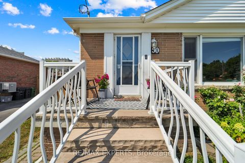 Photo 4 at 50 Datchet Road, CFB, Toronto