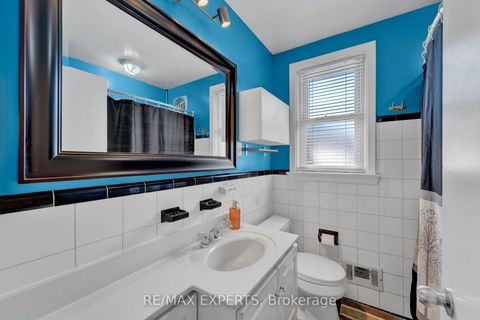 Photo 13 at 50 Datchet Road, CFB, Toronto