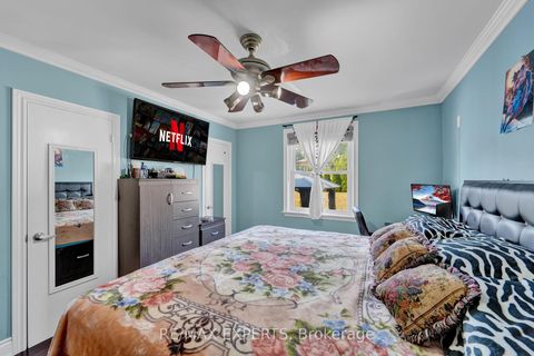 Photo 14 at 50 Datchet Road, CFB, Toronto