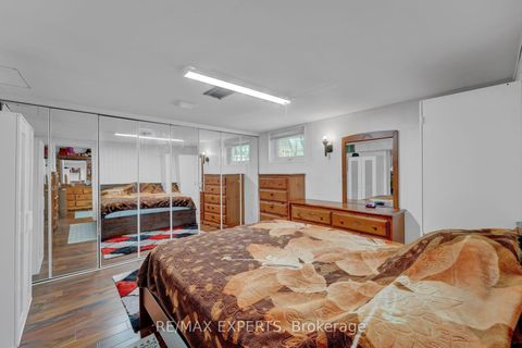 Photo 19 at 50 Datchet Road, CFB, Toronto