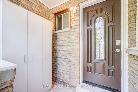 Photo 3 at 81 Rakewood Crescent, L'Amoreaux, Toronto