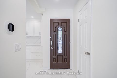 Photo 9 at 81 Rakewood Crescent, L'Amoreaux, Toronto