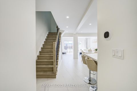 Photo 10 at 81 Rakewood Crescent, L'Amoreaux, Toronto