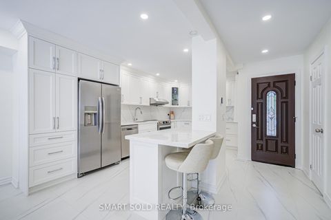 Photo 13 at 81 Rakewood Crescent, L'Amoreaux, Toronto