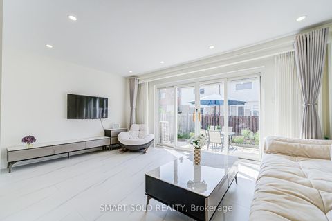 Photo 18 at 81 Rakewood Crescent, L'Amoreaux, Toronto