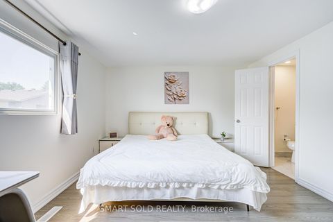 Photo 35 at 81 Rakewood Crescent, L'Amoreaux, Toronto