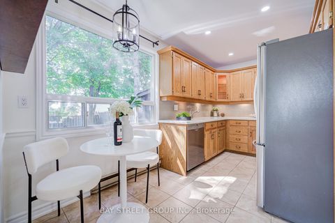 Photo 13 at 214 William Roe Boulevard, Central Newmarket, Newmarket