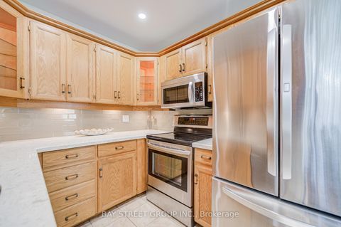 Photo 16 at 214 William Roe Boulevard, Central Newmarket, Newmarket