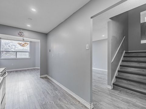 Photo 3 at 306 - 4062 Lawrence Avenue, West Hill, Toronto