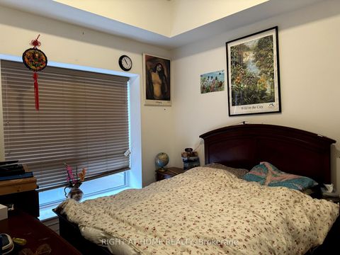 Photo 8 at 118 - 8 Maison Parc Court, Lakeview Estates, Vaughan