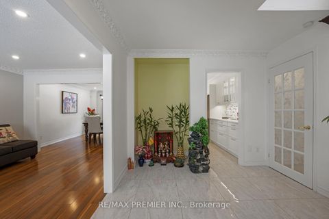 Photo 5 at 127 O'Connor Crescent, North Richvale, Richmond Hill