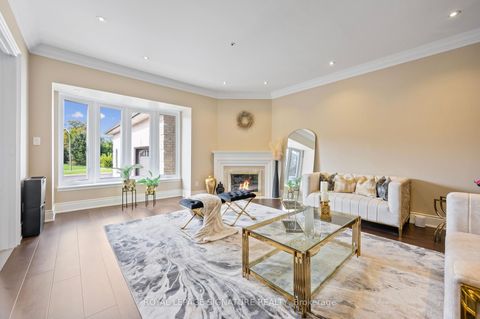 Photo 5 at 75 Rachelle Court, Kleinburg, Vaughan
