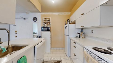 Photo 15 at 609 - 120 St. Patrick Street, Chinatown, Toronto