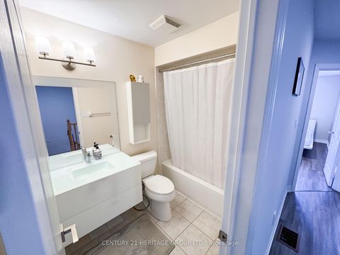 Photo 11 at 47 Christephen Crescent, Rouge Woods, Richmond Hill