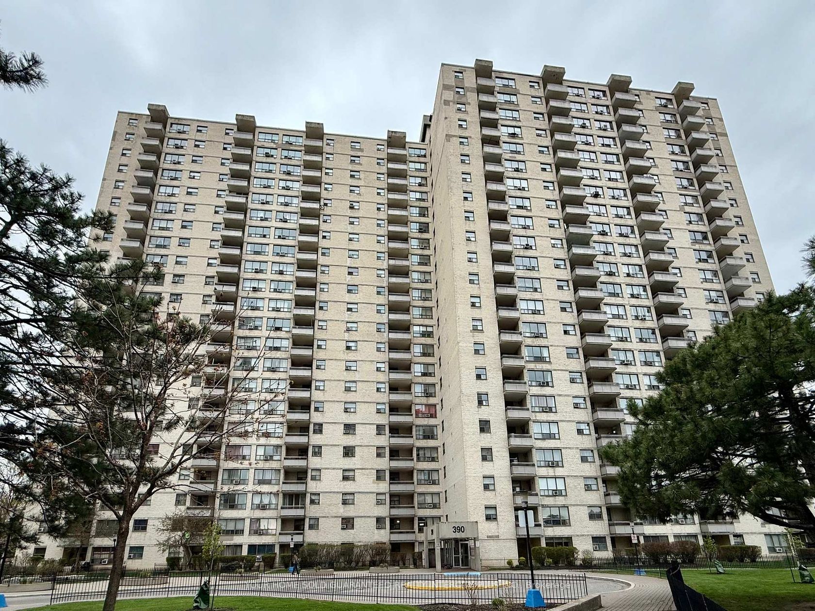 708 - 390 Dixon Road, The Westway, Toronto 