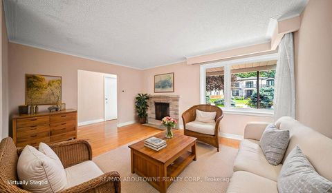 Photo 4 at 517 Pinegrove Road, WO West, Oakville