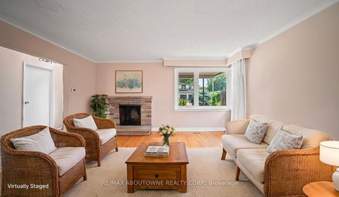 Photo 5 at 517 Pinegrove Road, WO West, Oakville