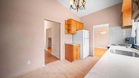 Photo 9 at 517 Pinegrove Road, WO West, Oakville
