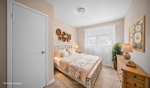 Photo 18 at 517 Pinegrove Road, WO West, Oakville