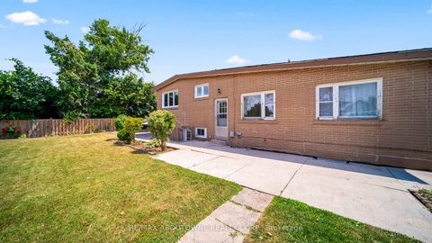Photo 35 at 517 Pinegrove Road, WO West, Oakville